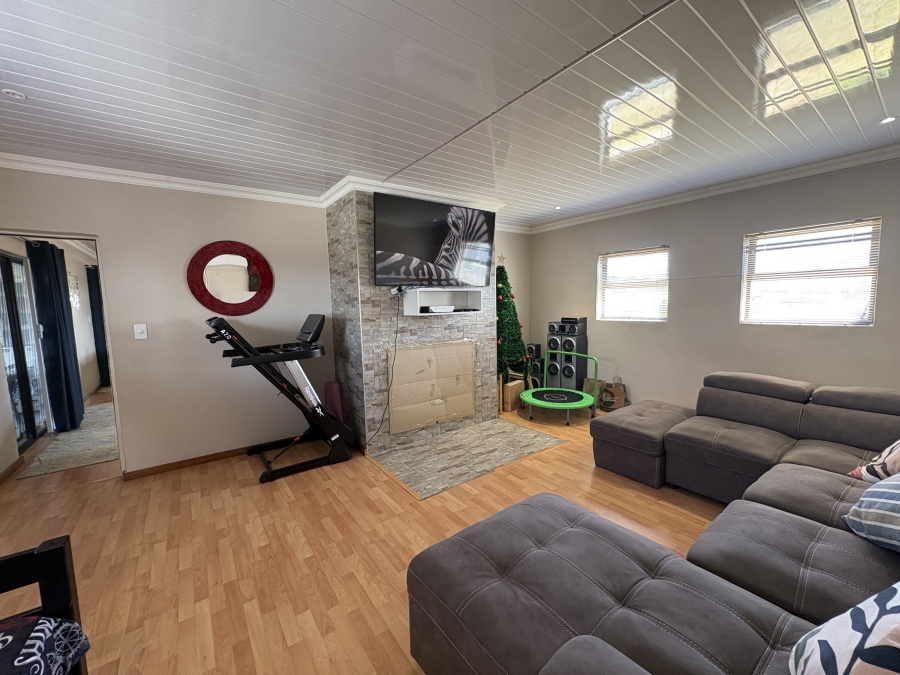 4 Bedroom Property for Sale in Darling Western Cape